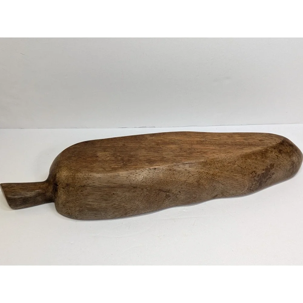 Pepper shaped wooden bowl‎